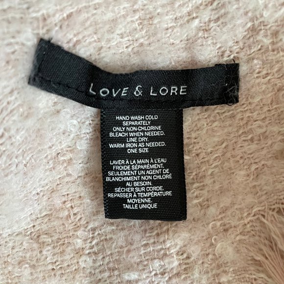 Love & Lore Reading Shawl/Wrap - Picture 3 of 5